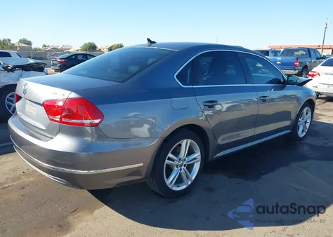 2013 Volkswagen Passat 2.0L Tdi Sel Premium z USA, uszkodzony, nr VIN 1VWCN7A30DC121953